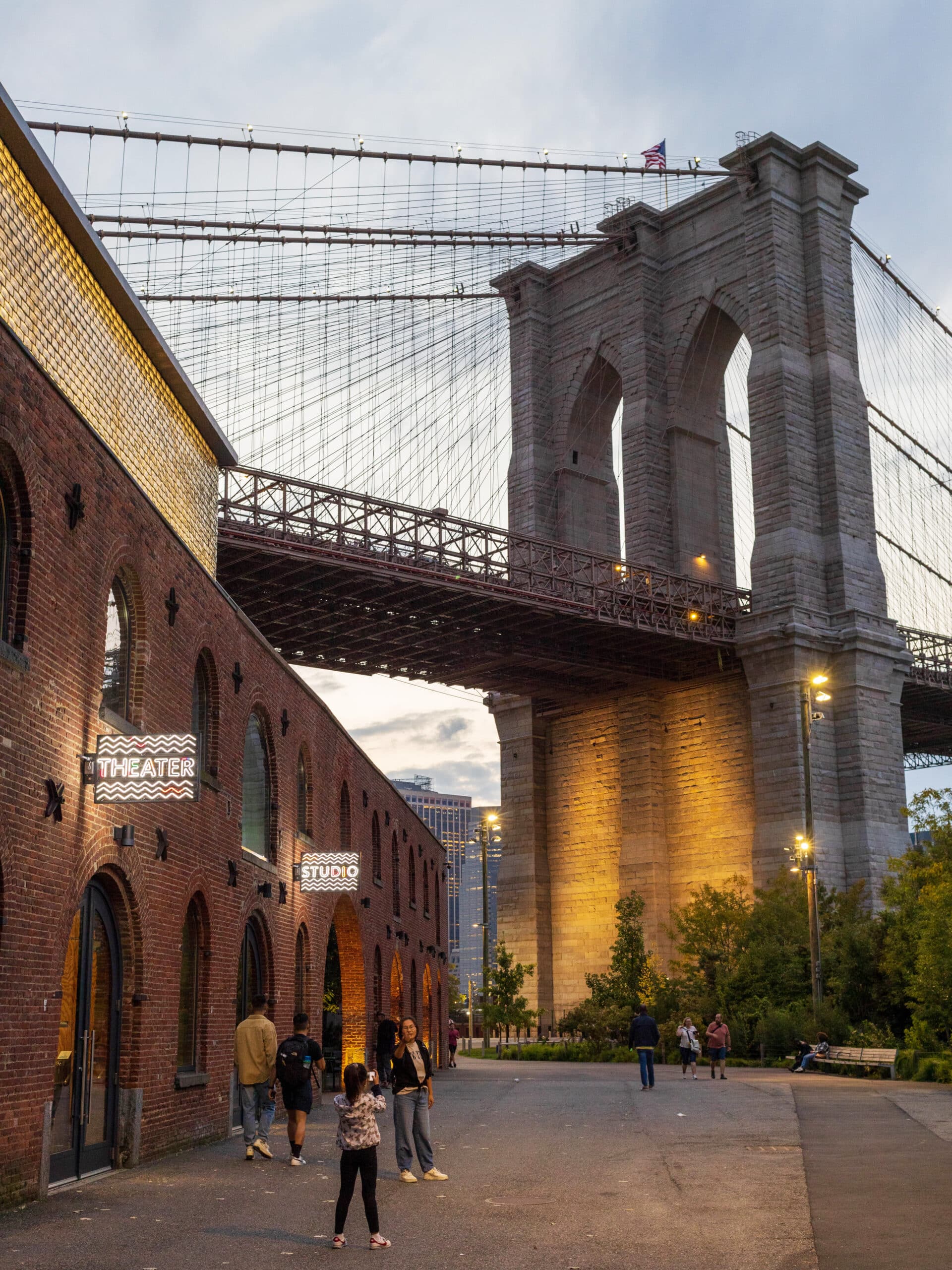 Brooklyn Bridge Under The Bottom